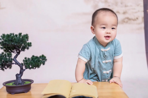 秦皇岛宝宝爱吐奶是什么原因
